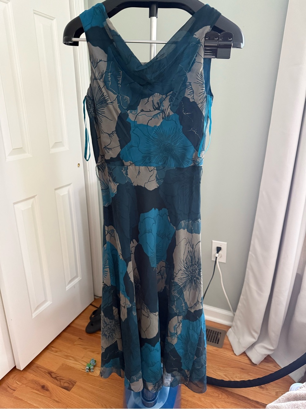 Banana Republic Blue Teal Floral Chiffon Midi Dress Size 0‎ Quiet Luxury Coastal